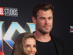 Keren! Chris Hemsworth Raih Hollywood Walk of Fame
