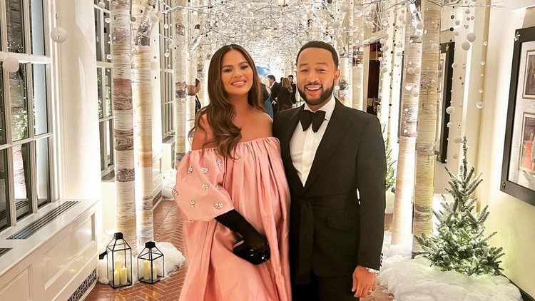 chrissy teigen chrissy teigen