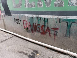 Coretan PSSI Bangsat Muncul di Medan Buntut Liga 2 Dihentikan