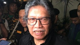 Terima Kasih Keluarga Cak Nun ke Jokowi yang Beri Doa Kesembuhan