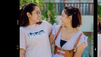 <p>Hesti Purwadinata kerap membagikan momen kebersamaannya bersama anak-anaknya. Anak perempuannya yang kini beranjak remaja sempat mencuri perhatian publik, Bunda. Pasalnya, Athaya atau yang kerap disapa Asya sempat disebut sebagai anak angkat, lho. (Foto: Instagram @hestipurwadinata)</p>