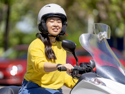 6 Kondisi Ibu Hamil yang Dilarang Naik Motor, Termasuk Saat Masih Mual dan Muntah