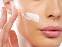 5 Tahapan Basic Skincare untuk Pemula Agar Tampil Glowing
