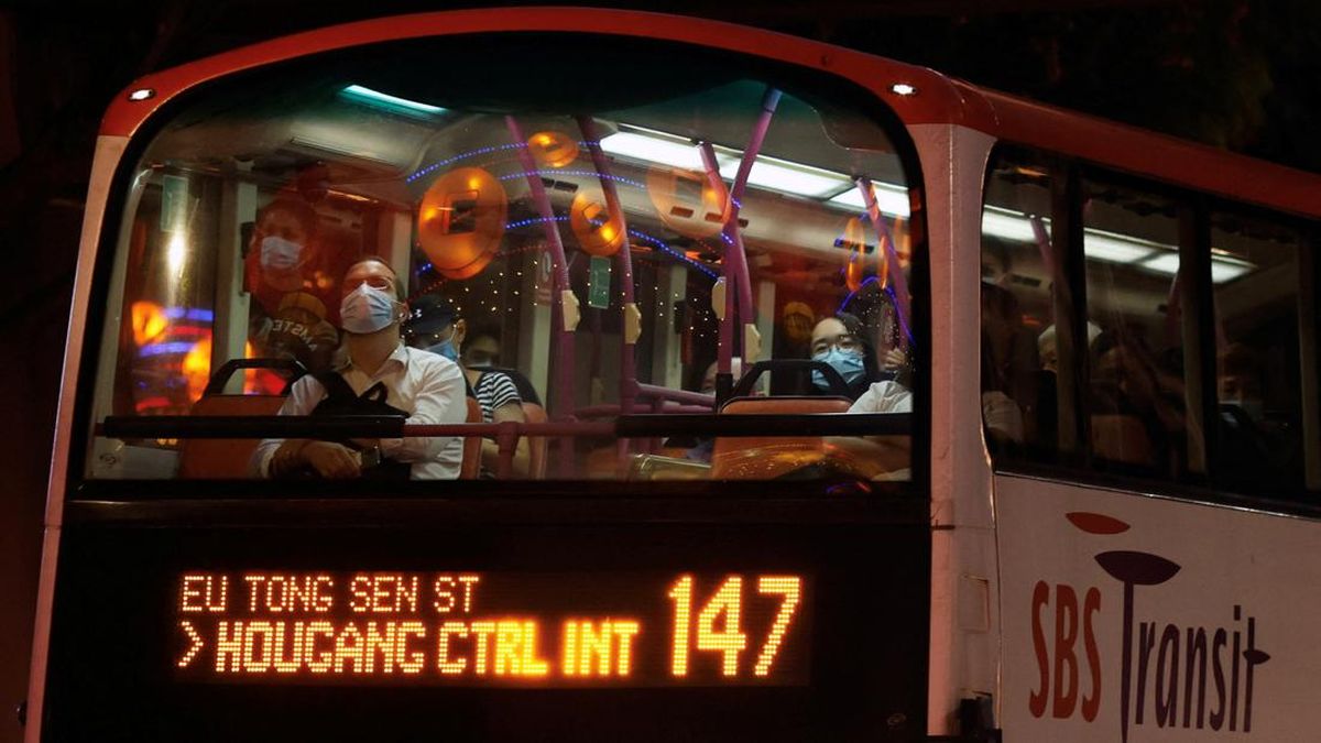 Hati-hati di Singapura, Makan dan Minum di Bus Bisa Didenda Rp7 Juta