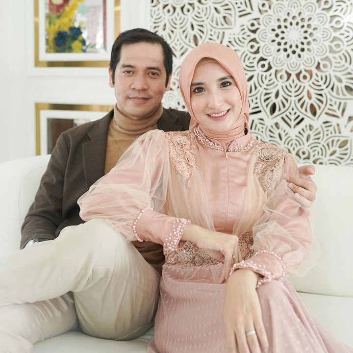 <p>Kehadiran anak kedua ini tampaknya sangat dinanti Ricky. Belum lama ini, Ricky mengungkapkan isi hatinya terkait kehamilan sang istri. "Sehat selalu ya, titip jaga calon anak ke 2 kita," tulisnya di Instagram. (Foto: Instagram @chacathakya15/ @rickyperdana06)</p>