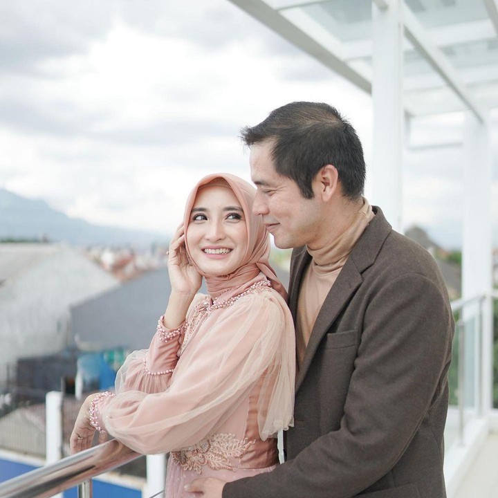 <p>Kabar kehamilan Chaca ini dibagikan di akun Instagram-nya pada awal Desember 2022. Chaca mengunggah test pack positif. (Foto: Instagram @chacathakya15/ @rickyperdana06)</p>