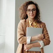 5 Zodiak yang Punya Kecerdasan di Atas Rata-rata, Cocok Nih Jadi Seorang Pemimpin! Kamu Termasuk?