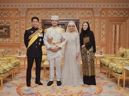 5 Potret Pangeran Mateen Hadiri Pernikahan Sang Kakak, Bersama Calon Istri?