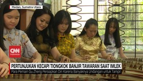 VIDEO: Pertunjukan Kecapi Tiongkok Banjir Tawaran Saat Imlek