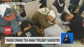 VIDEO: Tangis Orang Tua Anak Terlibat Gangster