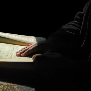 Bacaan Surat Al Ikhlas Latin dan Artinya, Lengkap dengan Keutamaan Membacanya