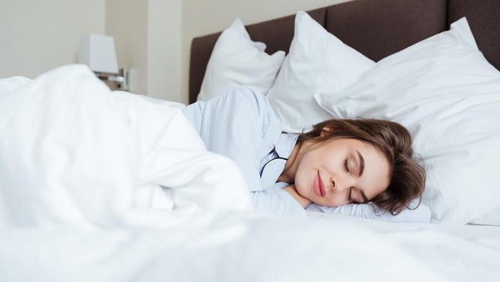 Tidur yang cukup/freepikcom/drobotdean