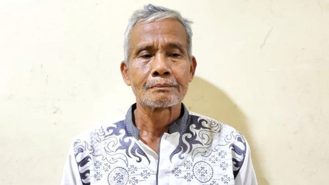 Tersangka pembunuhan berantai atau serial killer, Solihin alias Duloh tega menghabisi tujuh nyawa karena diiming-imingi uang Rp500 juta.