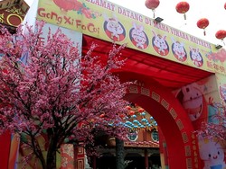 Yuk Lihat Keseruan Persiapan Imlek di Maha Vihara Maitreya Medan