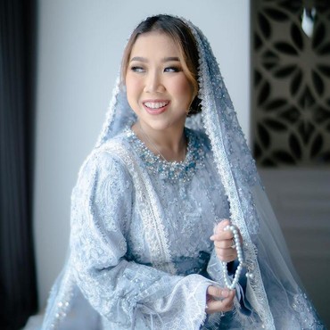 Jalani Prosesi Siraman dan Sungkeman, Kiky Saputri Tak Kuasa Menahan Tangis