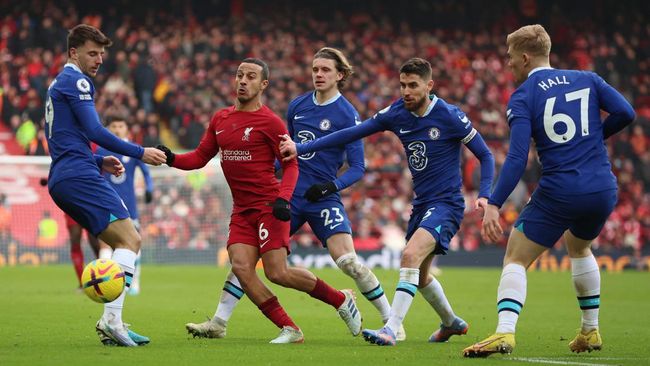 Hasil Liverpool vs Chelsea: The Reds dan The Blues Kian Tercecer Laga Liverpool vs Chelsea di Stadion Anfield tidak menghasilkan pemenang sehingga kedua kesebelasan makin tercecer dari persaingan gelar juara.