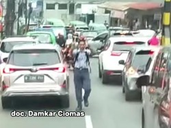 Viral Aksi Heroik Siswa SMP Buka Jalur Damkar Bogor yang Kejebak Macet