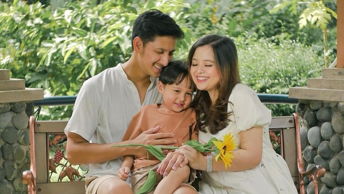 img-title Dikenal Punya Anak Cerdas, Seperti Ini Gaya Pola Asuh Tasya Kamila untuk Arrasya yang Baru 4 Tahun