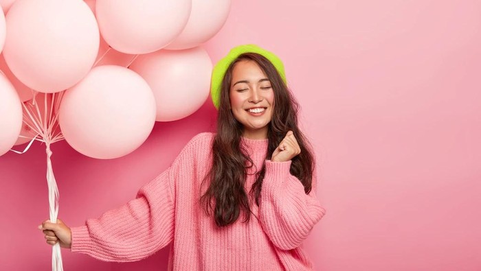 Ilustrasi bahagia senyum/ Foto: Freepik.com/wayhomestudio