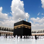 10 Oleh-oleh Khas Arab Saudi yang Tak Pernah 'Absen' Dibawa Pulang Jamaah Haji