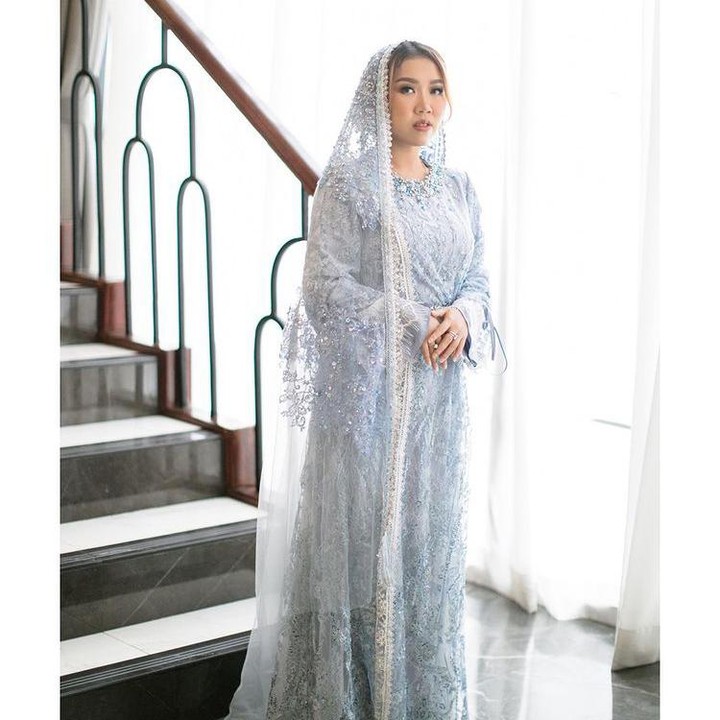<p>Menjelang hari pernikahan dengan M. Khairi, Kiky Saputri menggelar acara pengajian pada Sabtu (21/1/2023) kemarin, Bunda. (Foto: Instagram @kikysaputrii)<br /><br /><br /></p>