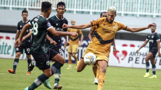 Hasil Liga 1: Dewa United Tahan Bhayangkara FC Dewa United mencuri satu poin dari Bhayangkara FC (BFC) setelah bermain imbang 1-1 dalam pertandingan pekan ke-20 Liga 1 2022/2023.