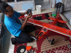 Canggihnya Pesawat Aeromodelling Ini Meski Terbuat dari Styrofoam Kotak Buah