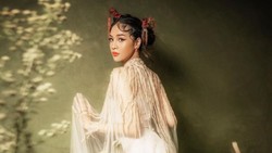 Sempat Dikritik, Kini Anya Geraldine Tampil Beda di Nikahan Angel Pieters