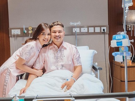 7 Potret Artis Rayakan Imlek 2023, Ada yang Mualaf hingga Kumpul di RS