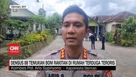 VIDEO: Densus 88 Temukan Bom Rakitan Di Rumah Terduga Teroris
