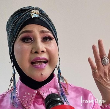 Ajaibnya Elvy Sukaesih Tetap Lincah di Panggung Meski 9 Tahun Alami Saraf Kejepit