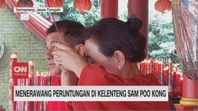 VIDEO: Menerawang Peruntungan Di Kelenteng Sam Poo Kong