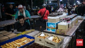 FOTO: Kue Subuh Senen dan Denyut Awal Nadi Ekonomi Ibu Kota