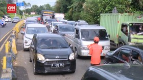 VIDEO: Ganjil-Genap Diberlakukan, Macet 1 KM Dari Ciawi Sampai Gadog