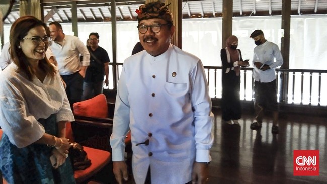 Cok Ace menerangkan soal praktik curang 'jual beli kepala wisatawan asing' yang dilakukan agen perjalanan luar negeri dengan pelaku pariwisata di Bali.