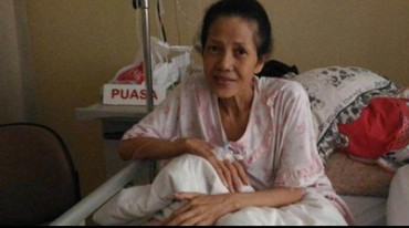 img-title 7 Potret Miris Yenny Farida Usai Idap Sejumlah Penyakit & Jatuh Miskin