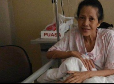 7 Potret Miris Yenny Farida Usai Idap Sejumlah Penyakit & Jatuh Miskin