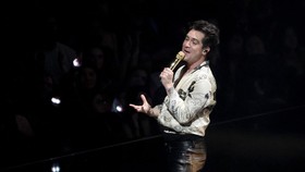 Brendon Urie Umumkan Panic! At the Disco Bubar
