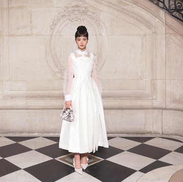 img-title Gaya Selebriti di Fashion Show Dior Haute Couture Spring 2023, Ada Jisoo BLACKPINK dan Anya Taylor-Joy