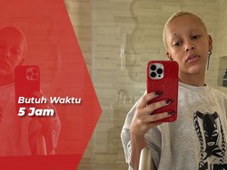 Doja Cat Tampil Serba Merah Dihiasi 30 Ribu Swarovski di Paris Fashion Week