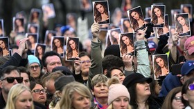 FOTO: Melepas Lisa Marie di Rumah Elvis Presley