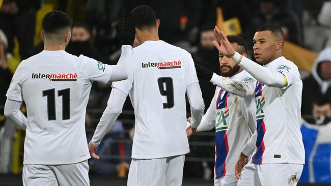 Kylian Mbappe mencetak lima dari tujuh gol PSG ke gawang Pays de Cassel pada babak 32 besar Piala Prancis.