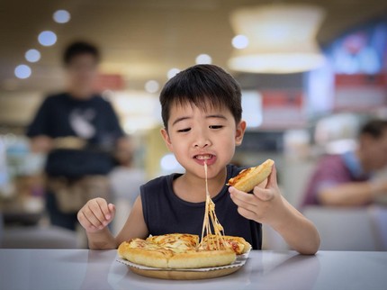 Ramai Dilarang Jokowi, Benarkah Makanan Ultra Proses Berbahaya untuk Bayi dan Anak?