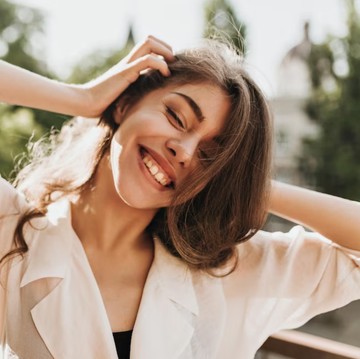 Menurut Penelitian, Orang yang Murah Senyum akan Merasakan 4 Manfaat Ini! Apa Saja?