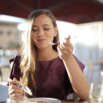 Mulai Terapkan 4 Kebiasaan Makan Sederhana Ini, Kalau Ingin Punya Perut Rata dalam Waktu Singkat!