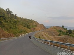 Khofifah Sebut Trenggalek Diuntungkan Pembangunan Bandara dan Tol Kediri