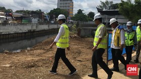 Jokowi Tinjau Proyek Sodetan Ciliwung yang Sempat Mangkrak 6 Tahun