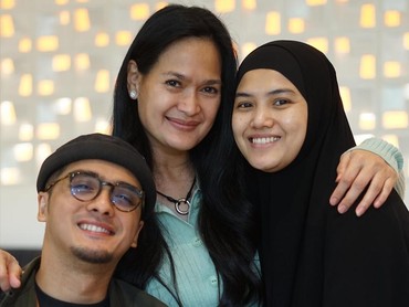 img-title Nasihat Bijak Donna Harun untuk Ricky: Tetap Bela Istri Dibanding...