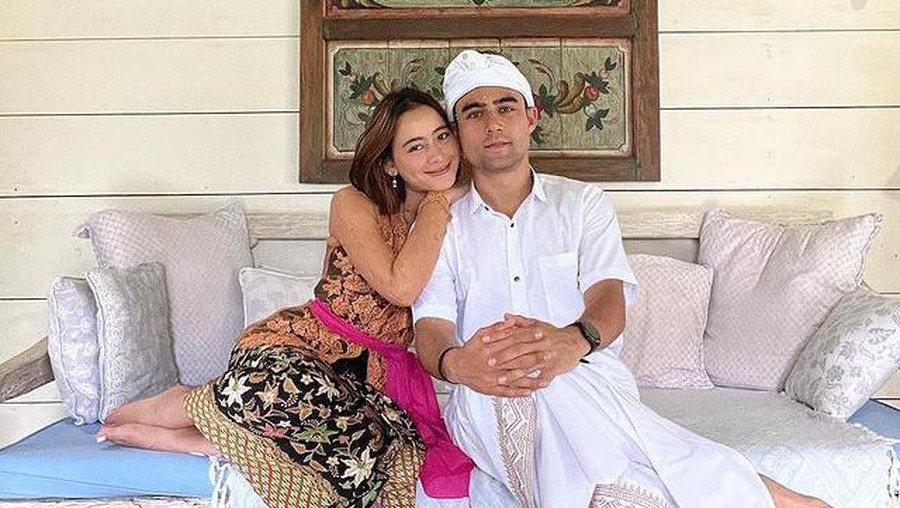 Laura Theux dan Indra Brotolaras Laura Theux dan Indra Brotolaras