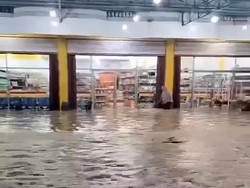 Penampakan Banjir Landa Sumatera Barat, Terjang Tiga Daerah